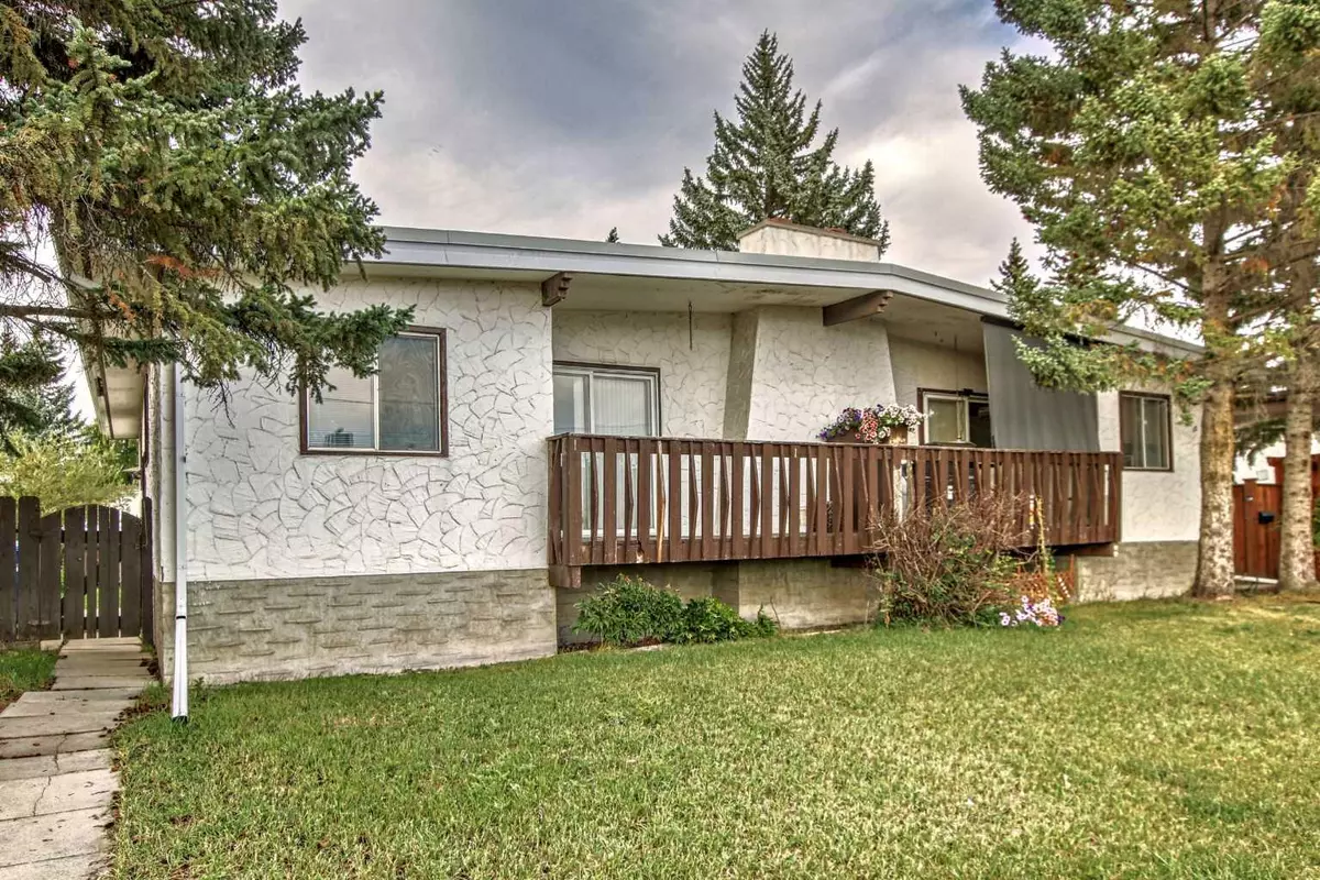 Calgary, AB T3B 2X8,12 Silver Springs DR NW