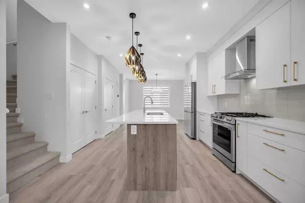 Chestermere, AB T1X 2T2,254 Chelsea PL