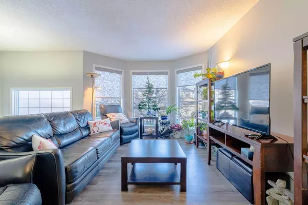 Airdrie, AB t4b 2y4,266 Silversprings WAY W