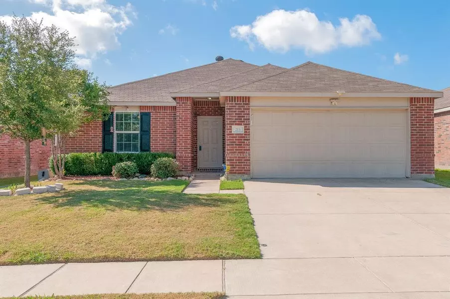 213 Fossil Bridge Drive, Fort Worth, TX 76131