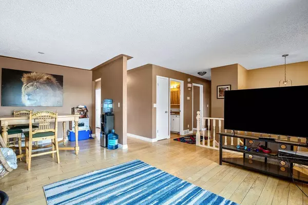 Calgary, AB T2W 3C9,964 Bracewood Rise SW