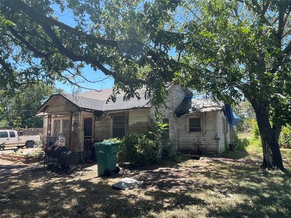 218 Birch Street, Lacy Lakeview, TX 76705