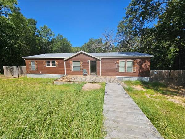 135 Sun Down Trail, Mabank, TX 75156