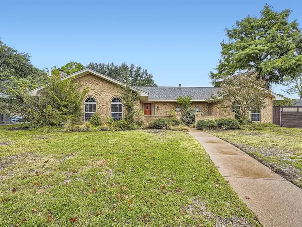 1003 Bert Drive, Arlington, TX 76012