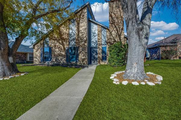 2003 Stein Way, Carrollton, TX 75007