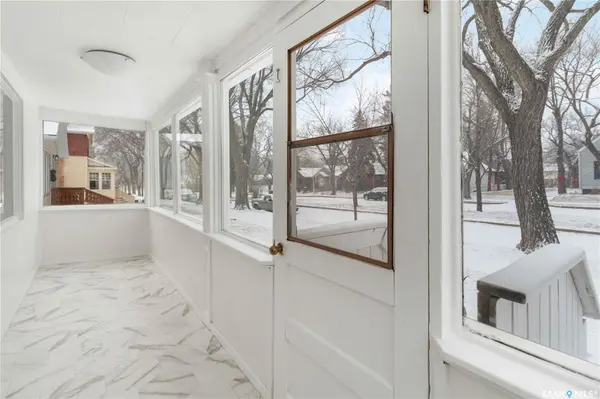 1124 E AVENUE N, Saskatoon, SK S7L 1T1