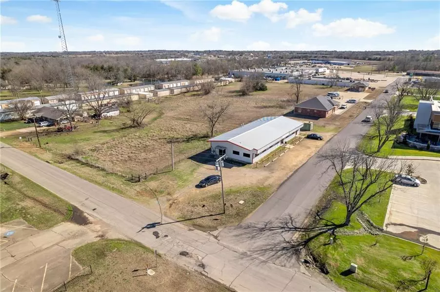 210 N 16th Street, Hugo, OK 74743