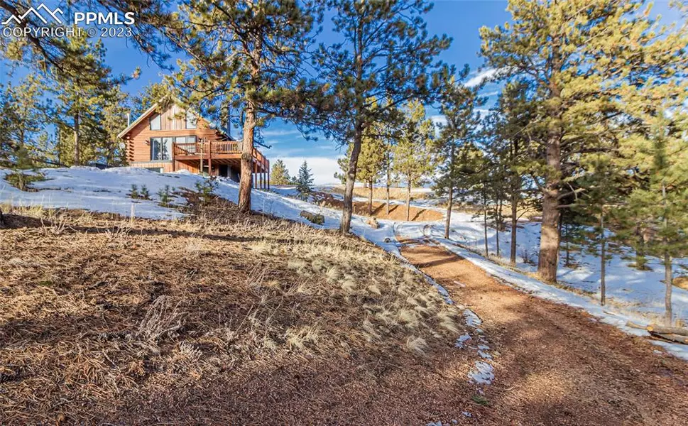 117 Isabella CIR, Cripple Creek, CO 80813