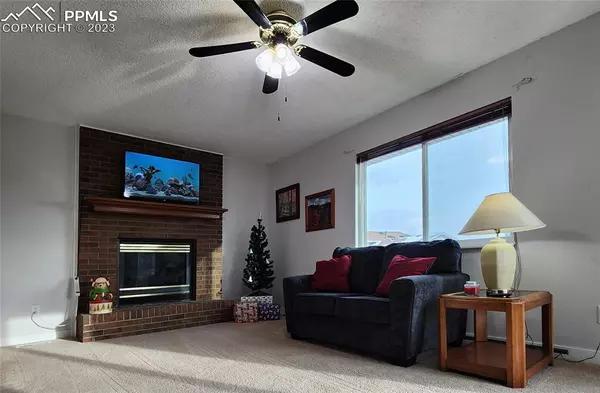 Colorado Springs, CO 80911,7895 Peninsula DR