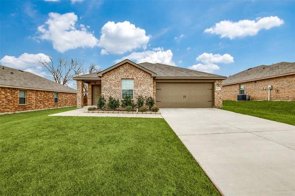 2711 Petrea Drive, Seagoville, TX 75159