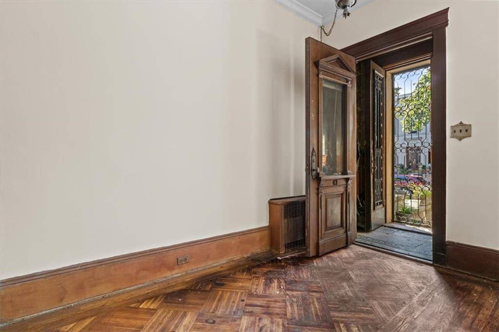 Brooklyn, NY 11225,145 Maple ST