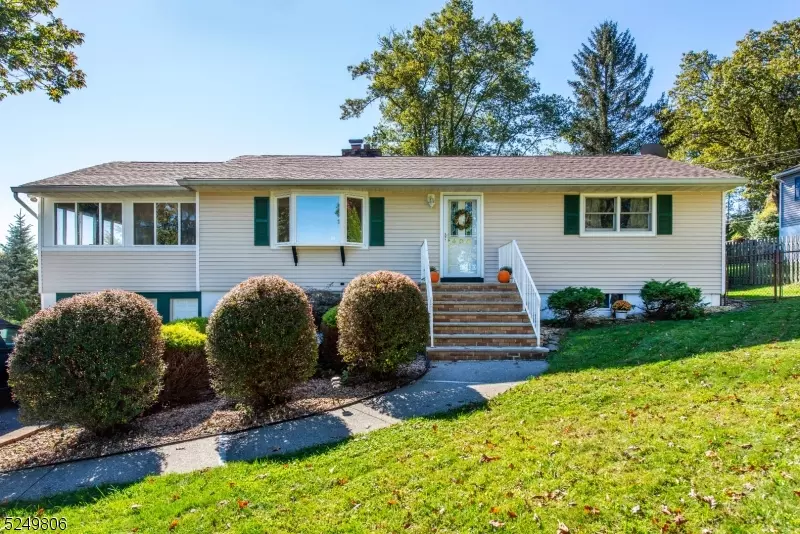 406 High Crest Dr, West Milford Twp., NJ 07480