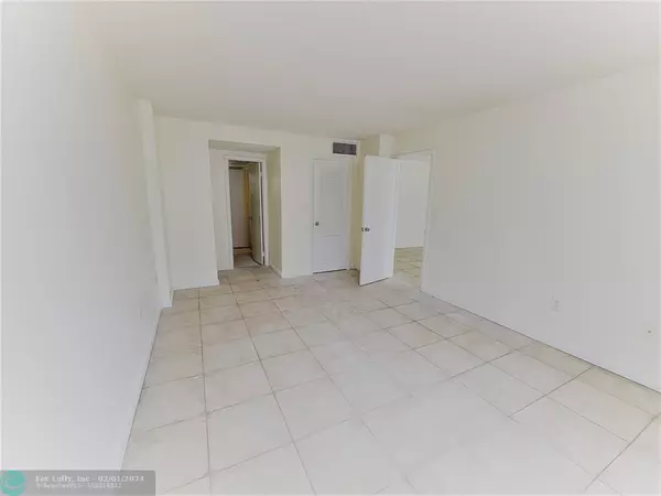 15600 NW 7th Ave  #115, Miami, FL 33169