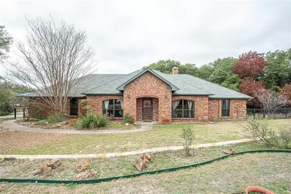 3948 Crest Road, Weatherford, TX 76087