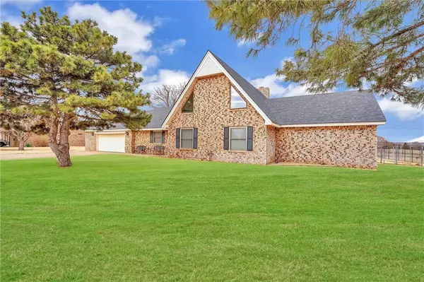 13 Fairway Drive, Sayre, OK 73662