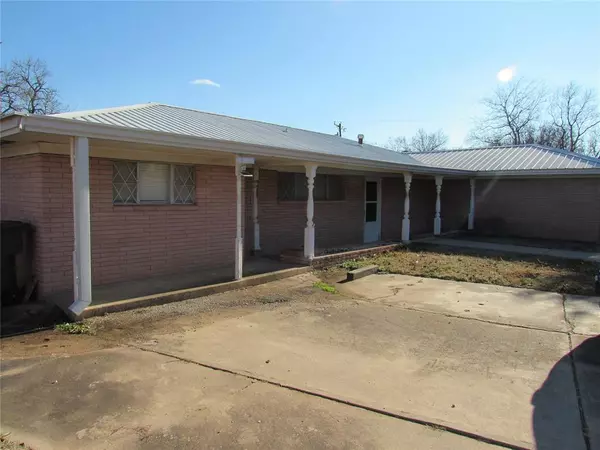 Pauls Valley, OK 73075,104 Highland Road