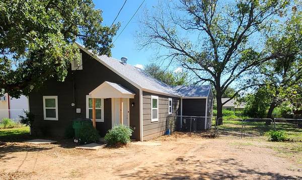 1138 McNeill Street, Stephenville, TX 76401