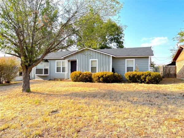 1431 Avenue D, Graham, TX 76450