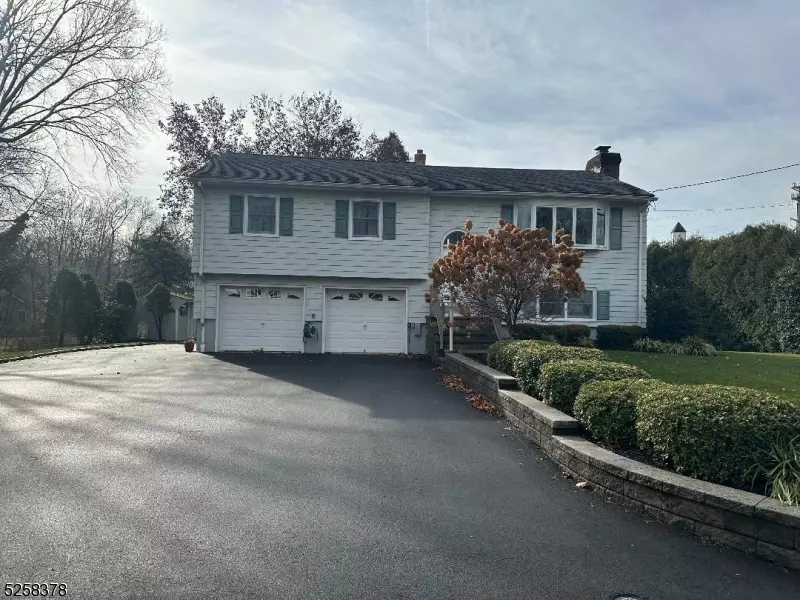 13 Heather Ct, New Providence Boro, NJ 07974