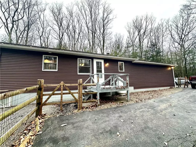 385 Hemlock Trail, Franklin Township, PA 18235