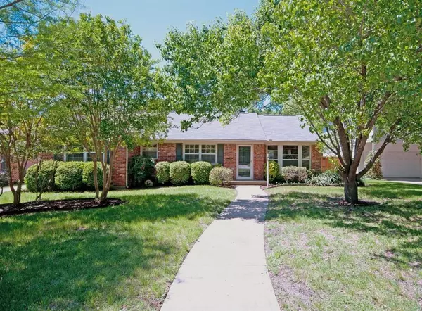 708 S Weatherred Drive, Richardson, TX 75080