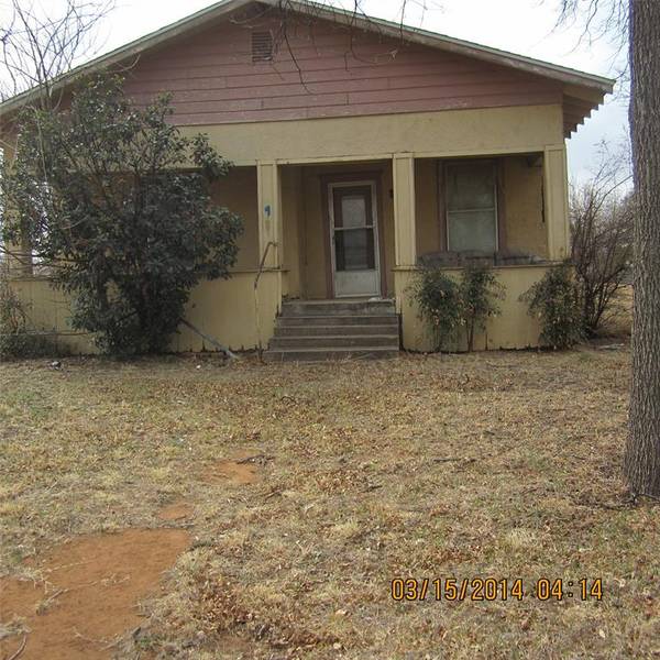 901 SE 4th, Knox City, TX 79529