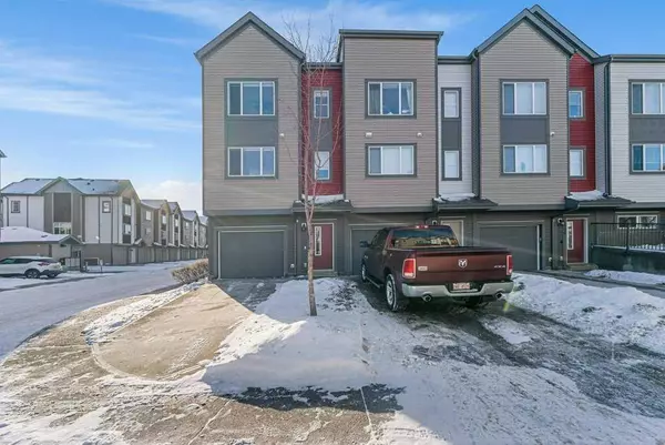 Calgary, AB T2Z 1H2,402 Copperpond ROW SE