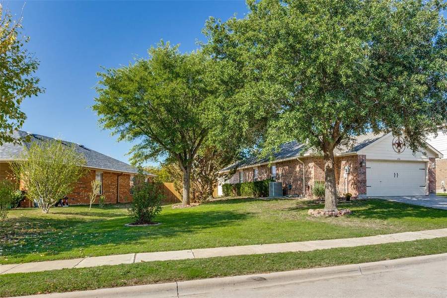 4536 Waterford Drive, Fort Worth, TX 76179