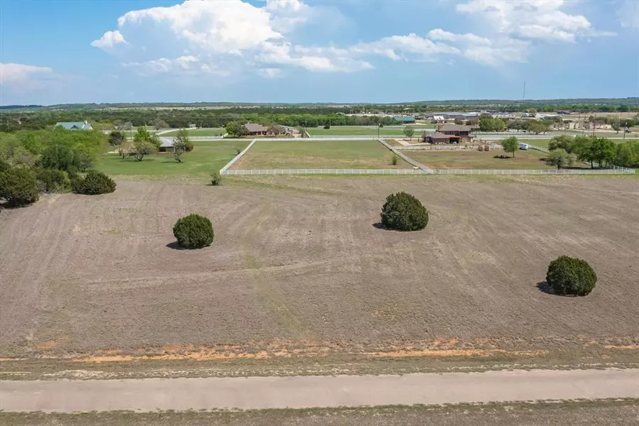 5032 Horseshoe Drive, Whitney, TX 76692