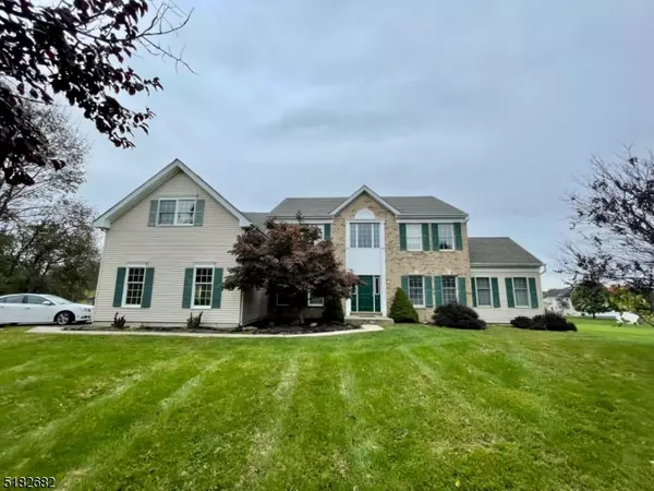 10 Meadow Run Rd, Holland Twp., NJ 08848