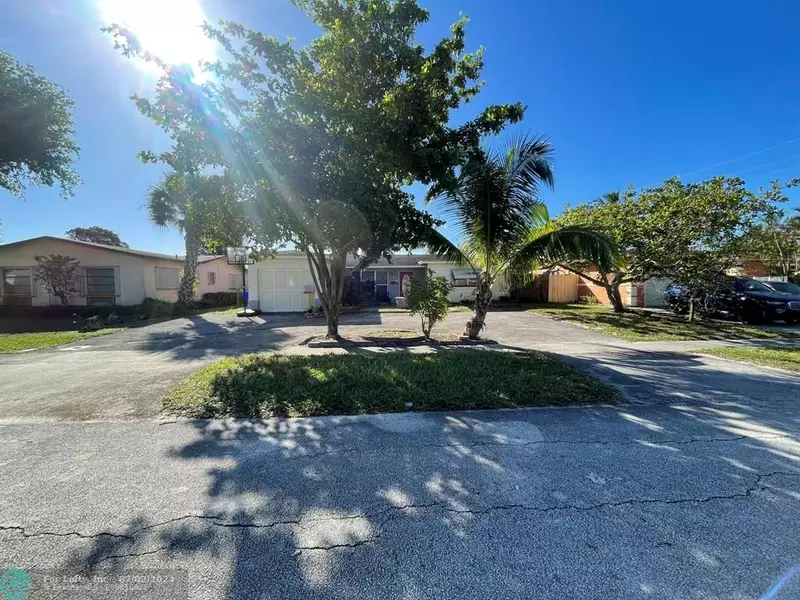 6370 SW 9TH PL, North Lauderdale, FL 33068