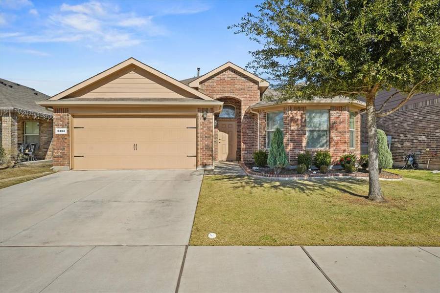 6304 Eagle Lake Court, Fort Worth, TX 76179