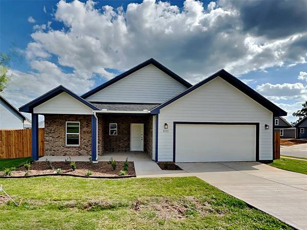 833 Feather Edge Drive, Springtown, TX 76082