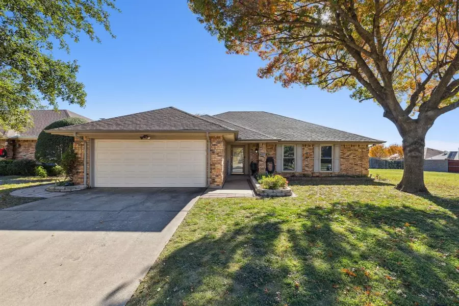 4917 Barberry Drive, Fort Worth, TX 76133