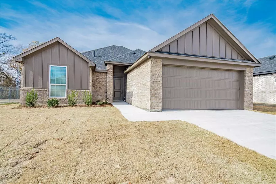 8924 Kiowa Drive, Greenville, TX 75402