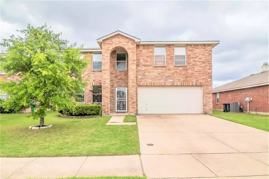 5112 Cliff Oaks Drive, Fort Worth, TX 76179