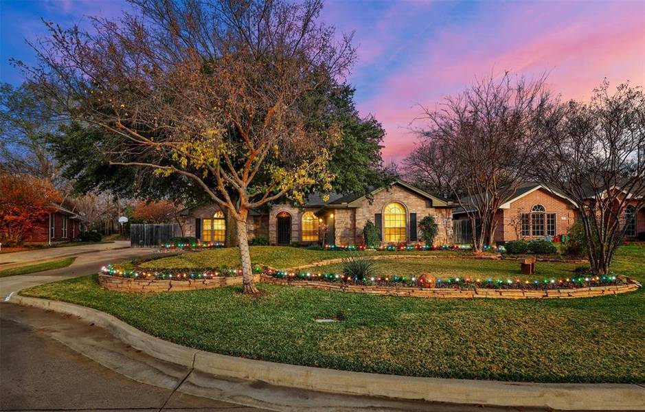 414 Glenbrook Drive, Kennedale, TX 76060