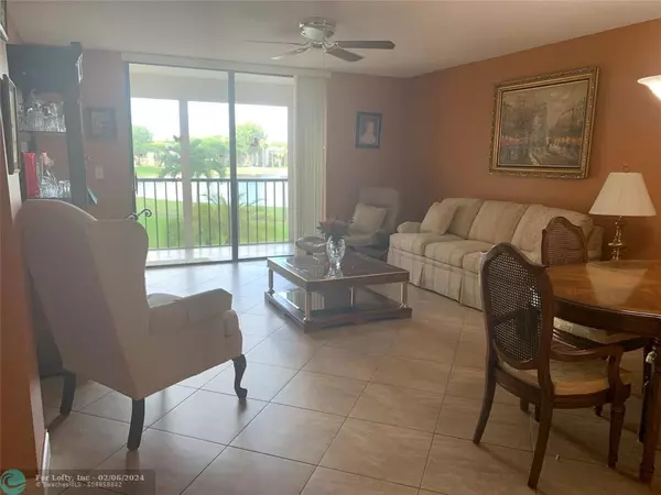 Delray Beach, FL 33484,5340 Las Verdes Cir  #210