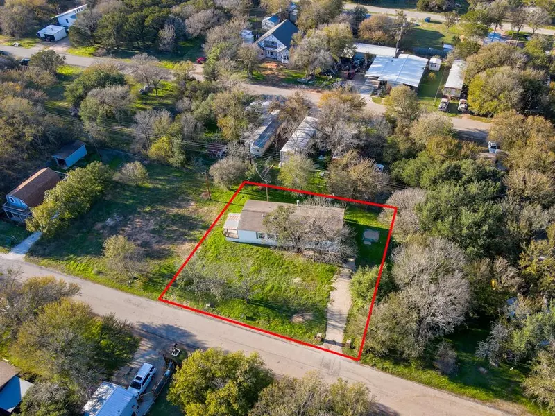 2900 Cedarhill Street, Granbury, TX 76048