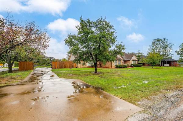 2712 N Hill Terrace, Keene, TX 76031