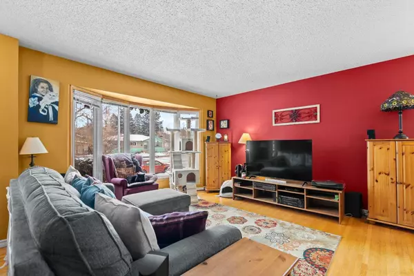 Calgary, AB T2J 0Y6,455 Astoria CRES SE