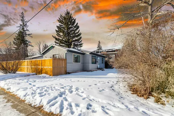 Calgary, AB T3B1M9,6403 34 AVE NW