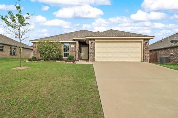 4009 Kensington Drive, Sanger, TX 76266