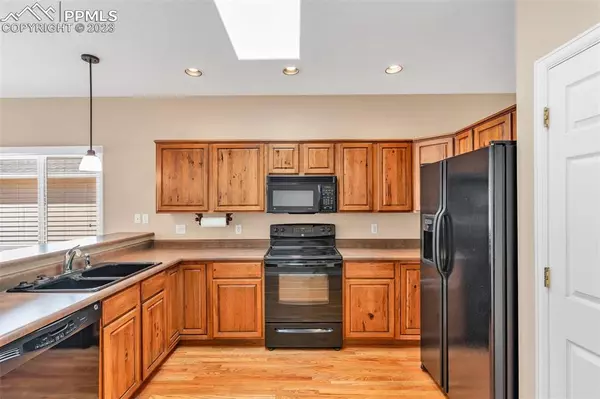 Pueblo, CO 81005,4161 Surfwood LN