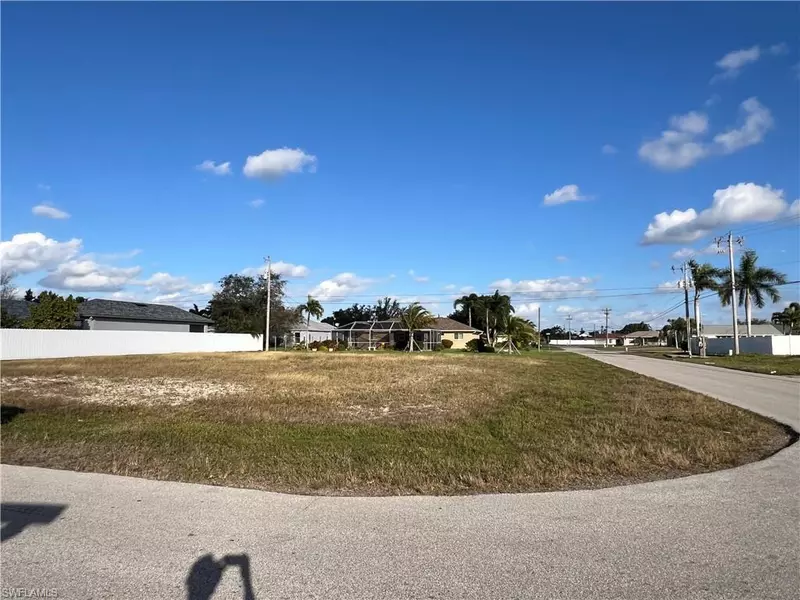 1817 8th AVE, Cape Coral, FL 33990