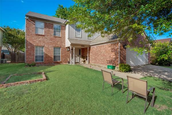 2808 Ironwood Drive, Grand Prairie, TX 75052