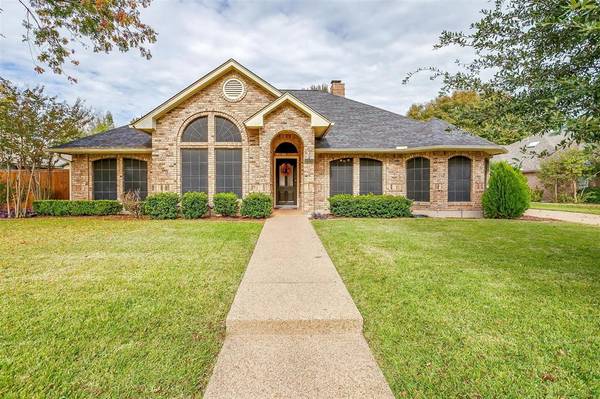 1321 Rio Grande Drive, Benbrook, TX 76126