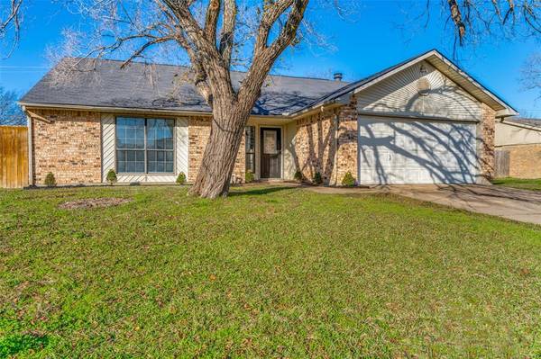 4810 Cactus Trail, Grand Prairie, TX 75052