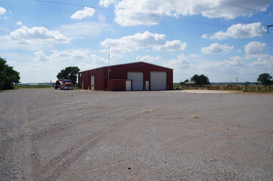 10520 N Highway 59B, Lindsay, OK 73052