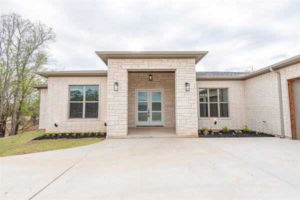 1039 Monaco Court, Springtown, TX 76082